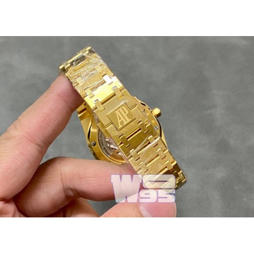 Часы Audemars Piguet Royal Oak Extra-Thin Jumbo 15202BA.OO.1240BA.01