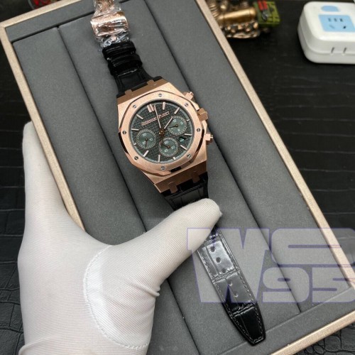 Часы Audemars Piguet Royal Oak Chronograph 26240OR.OO.D404CR.02